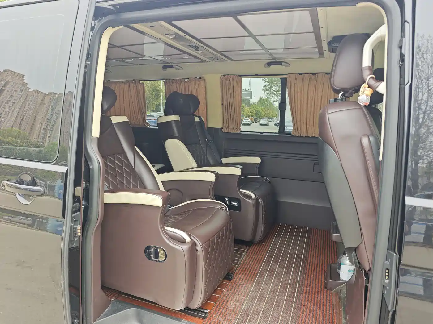 Volkswagen Caravelle 2018 2.0TSI 4WD Luxury Edition 7-Seater фото 5