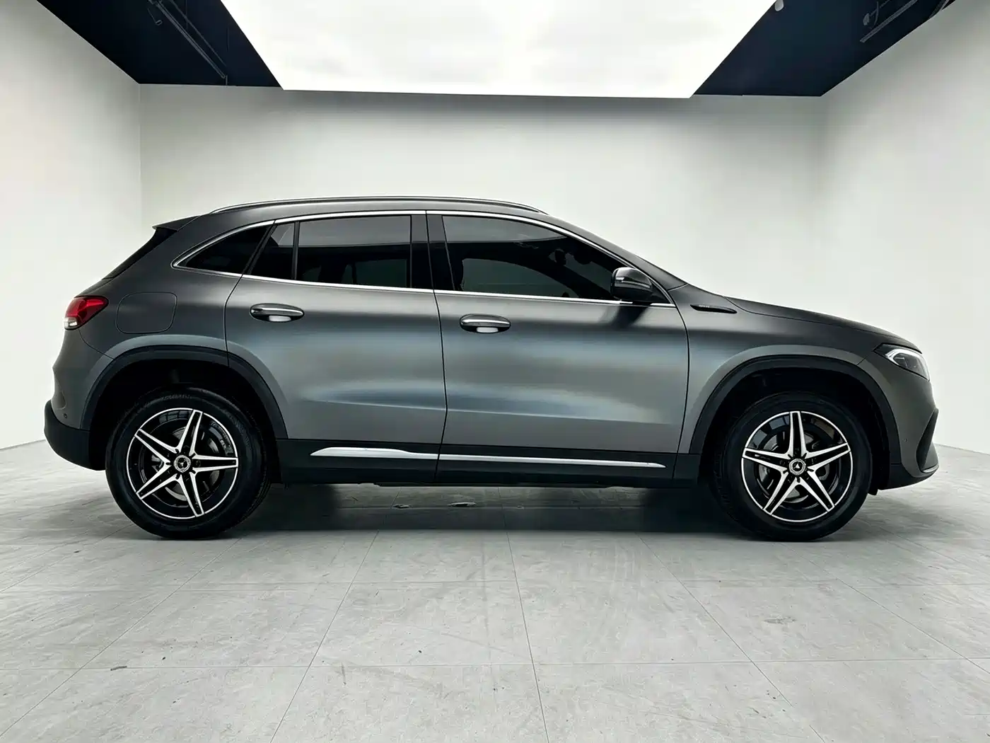 Mercedes-Benz EQA 2022 2022 EQA 300 4MATIC Launch Special Edition