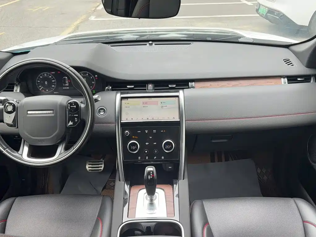Фото 16 - Land Rover Discovery Sport