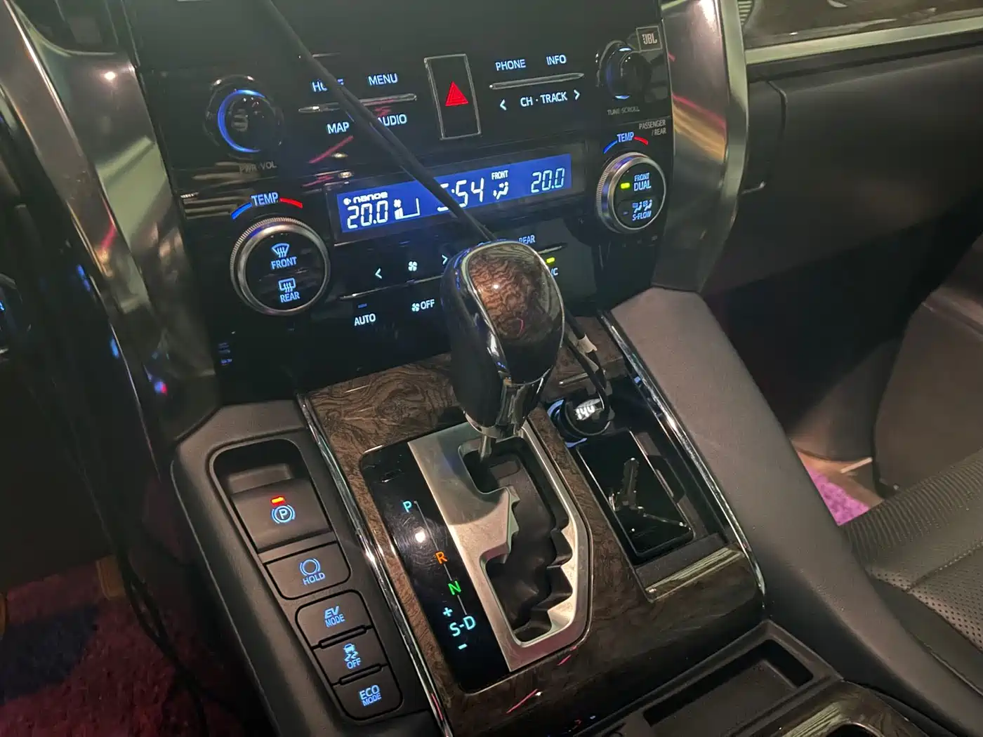 Toyota Alphard 2020 Hybrid 2.5L Premium Edition фото 13