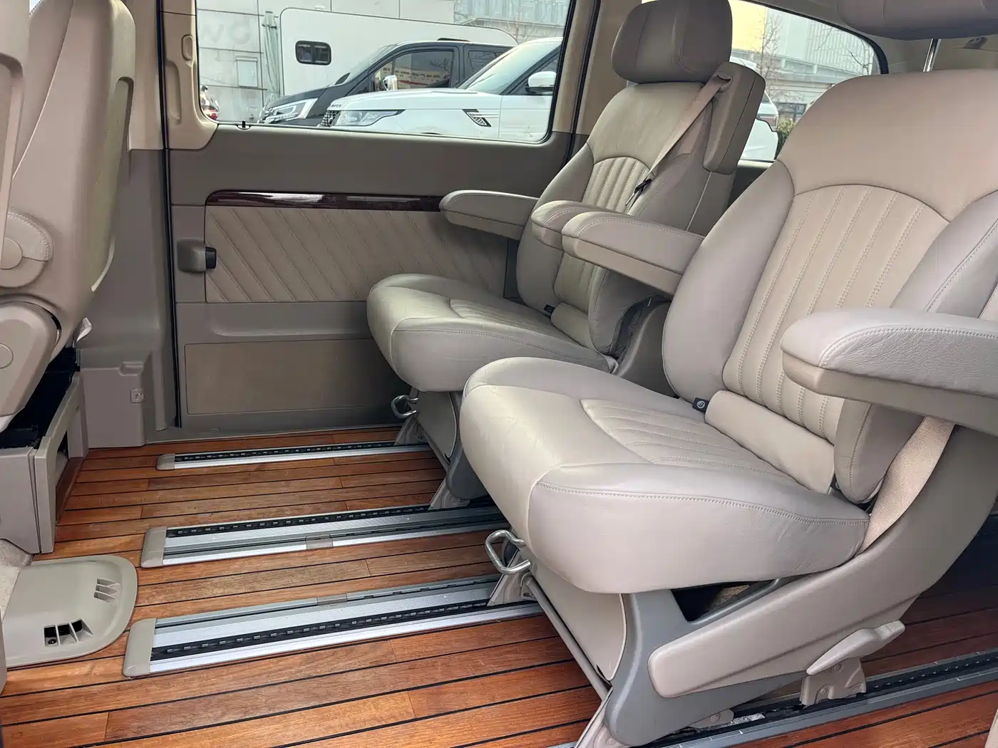 Mercedes-Benz Viano 2013 3.0L Comfort Edition фото 5
