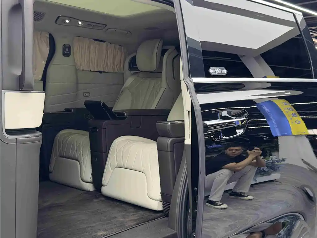 Denza D9 2024 PIONEER 4-Seater Pioneer Edition фото 7
