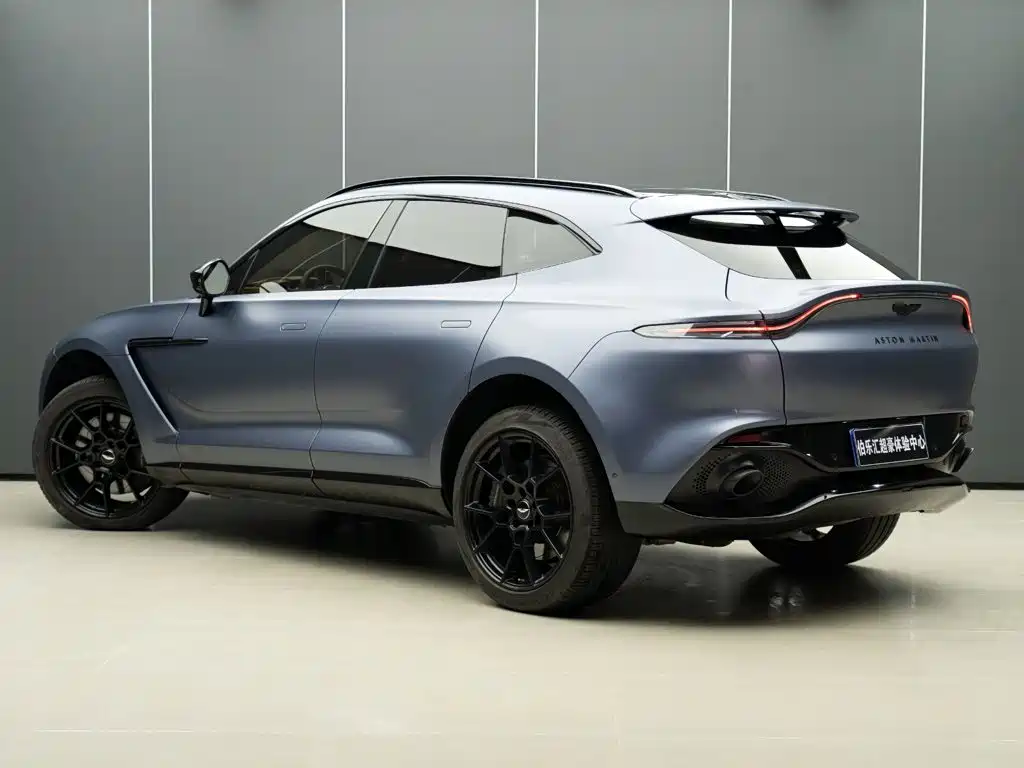 Фото 4 - Aston Martin DBX