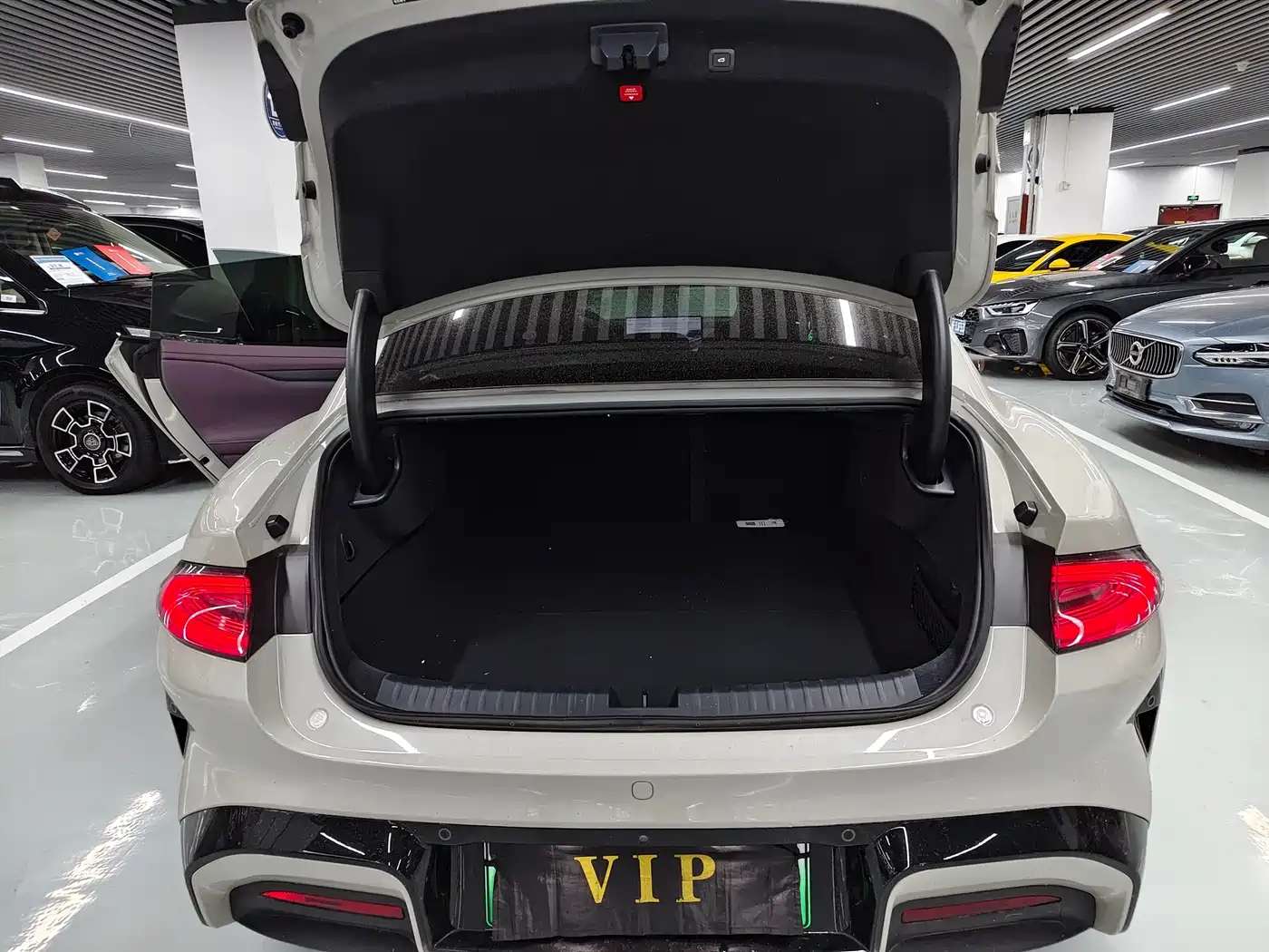 XIAOMI CAR XIAOMI SU7