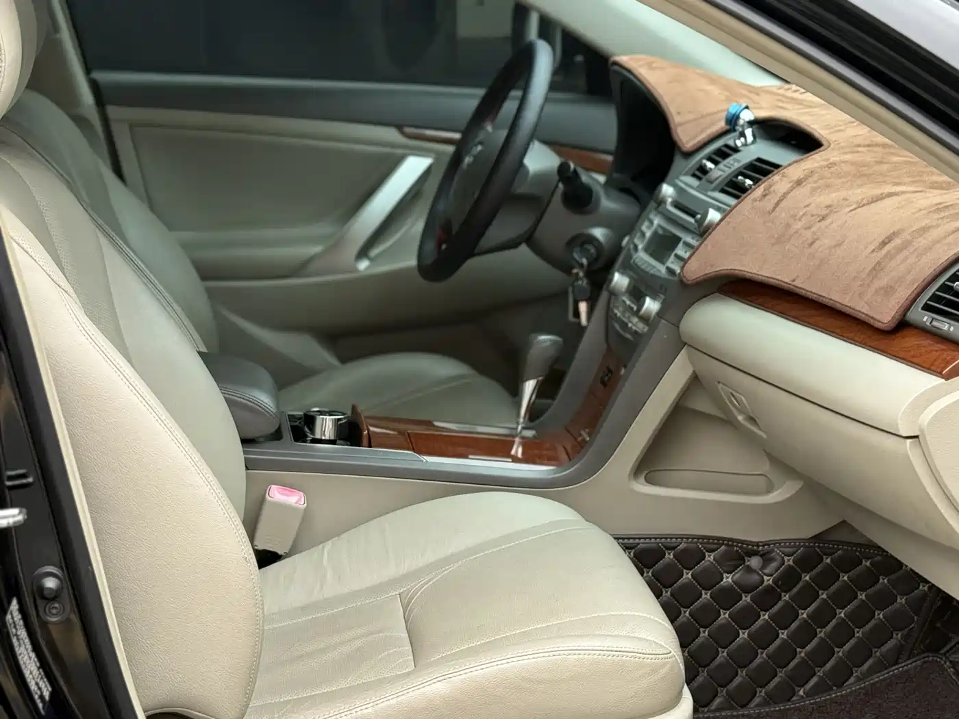 Toyota Camry 2013 200G Classic Luxury Edition фото 13