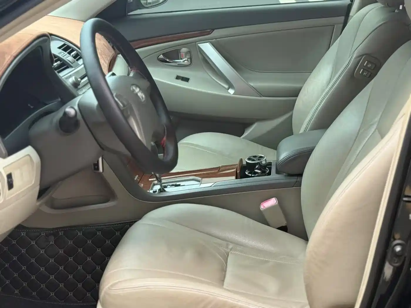 Toyota Camry 2013 200G Classic Luxury Edition фото 23