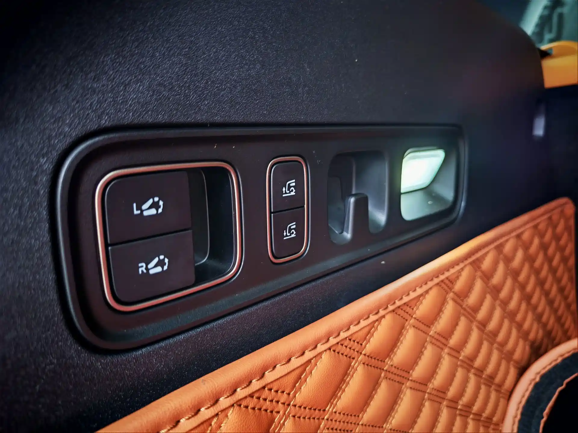 Фото 27 - Li Auto i6