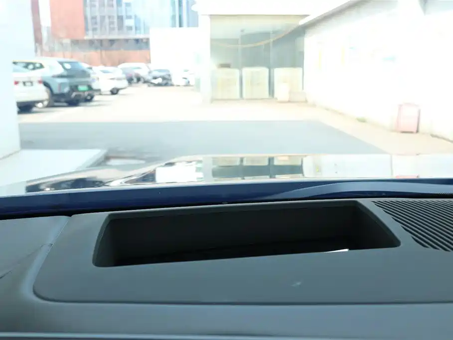 BMW 5 Series 2025 530Li Premium M Sport Package фото 15
