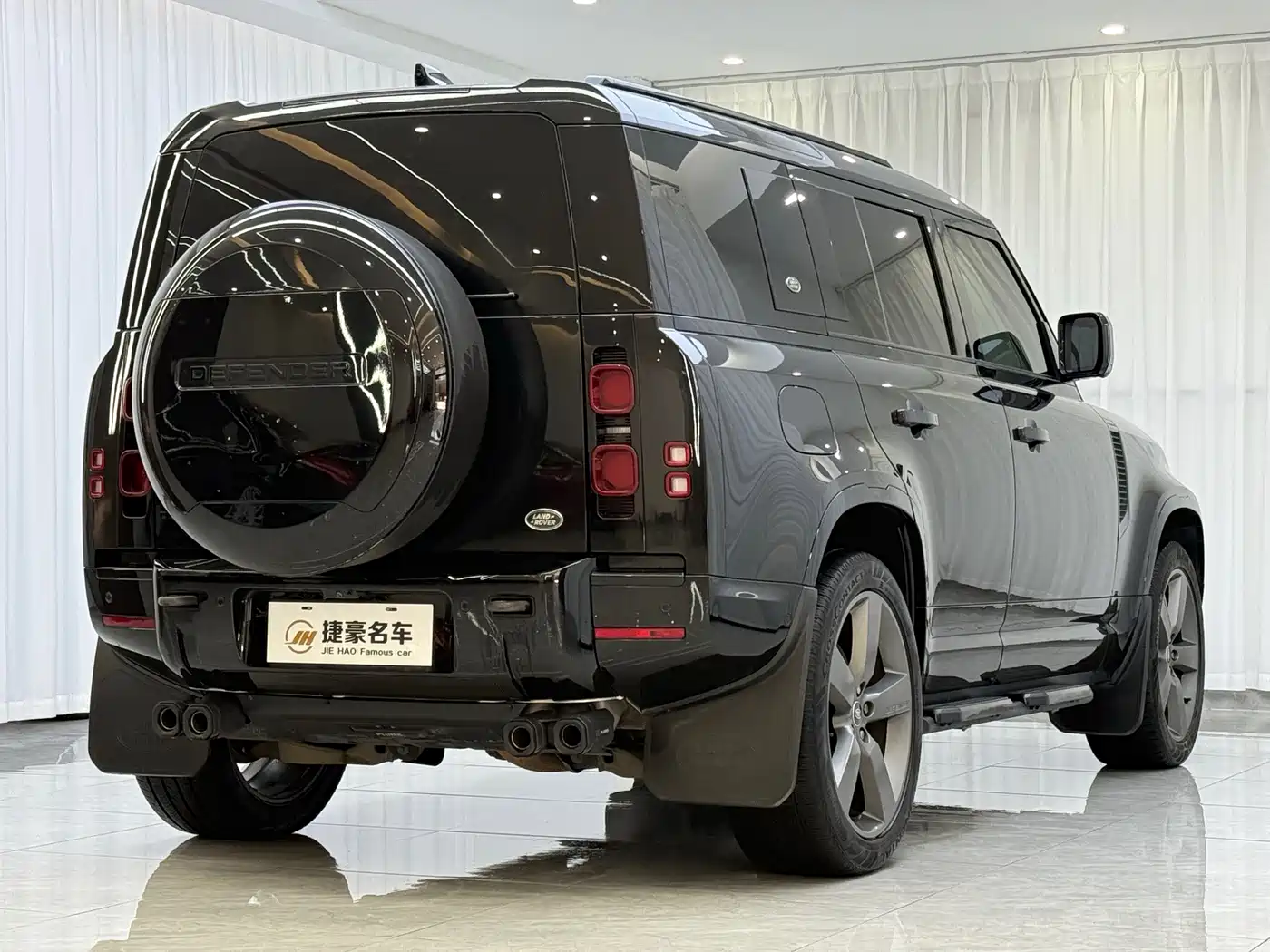 Фото 8 - Land Rover Defender