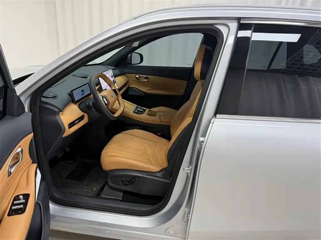Geely Galaxy Galaxy Starship 7 EM-i 2025 Model 120km Explorer+ Edition фото 13