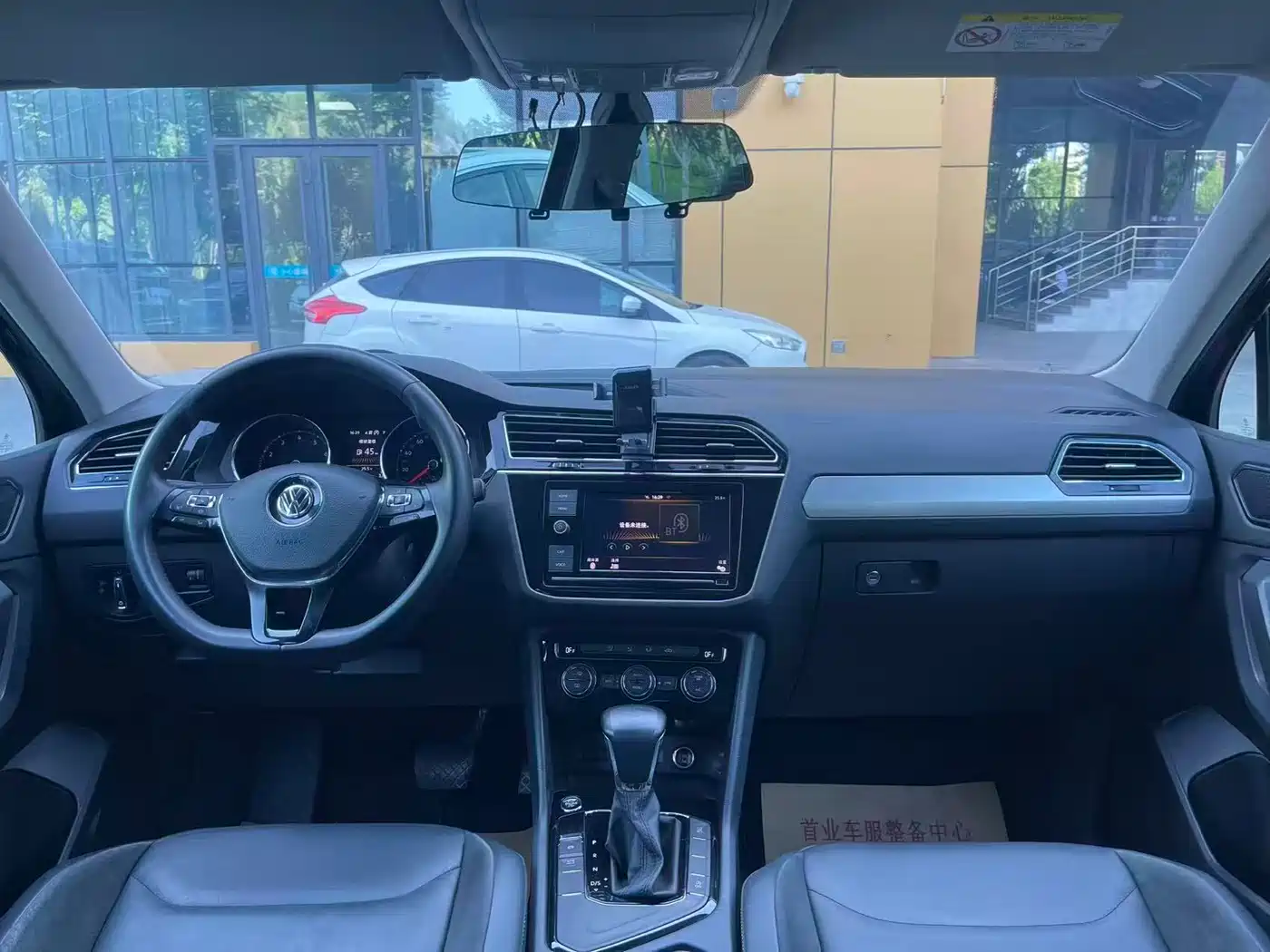 Volkswagen Tiguan L 2018 Facelift 330TSI Automatic 2WD Comfort Edition фото 7