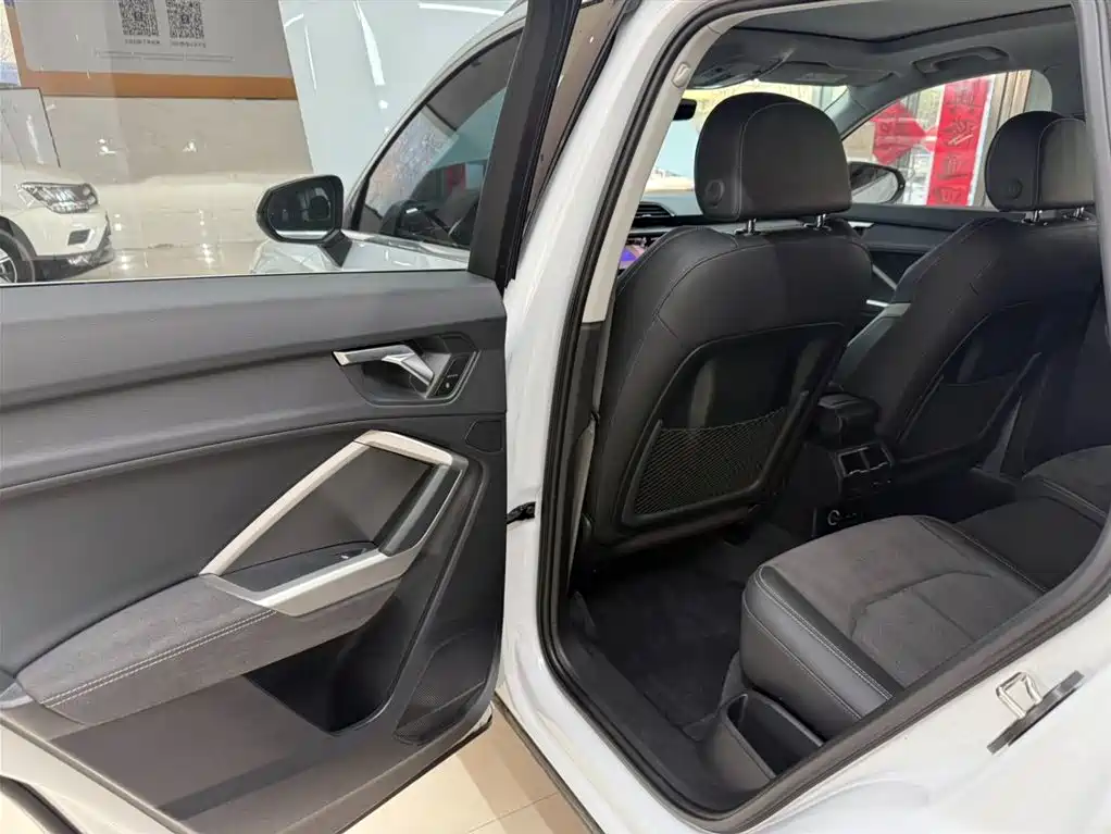 Audi Q3 2023 35 TFSI Fashion Dynamic (1.4T) фото 17