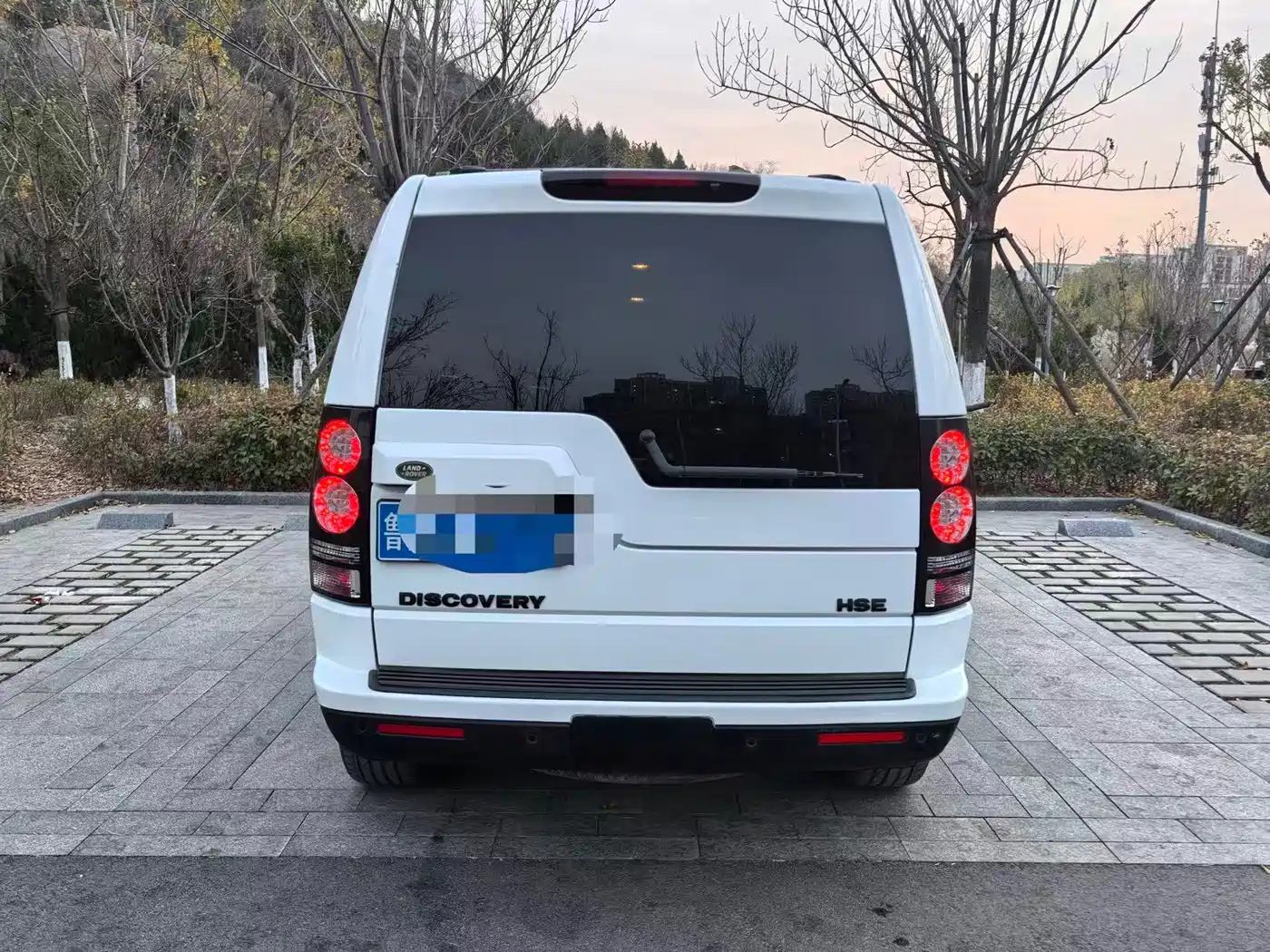 Land Rover Discovery 2016 3.0 SC V6 HSE фото 3