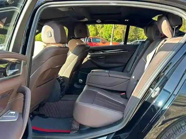 BMW 5 Series 2022 530Li Leading Luxury Package фото 4