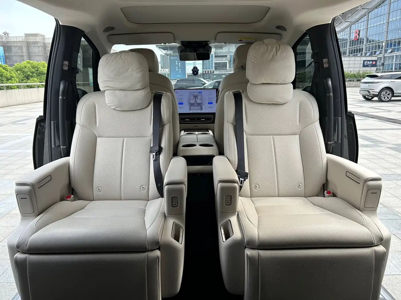 Li Auto MEGA 2026 2025 Model Home Family Special Edition