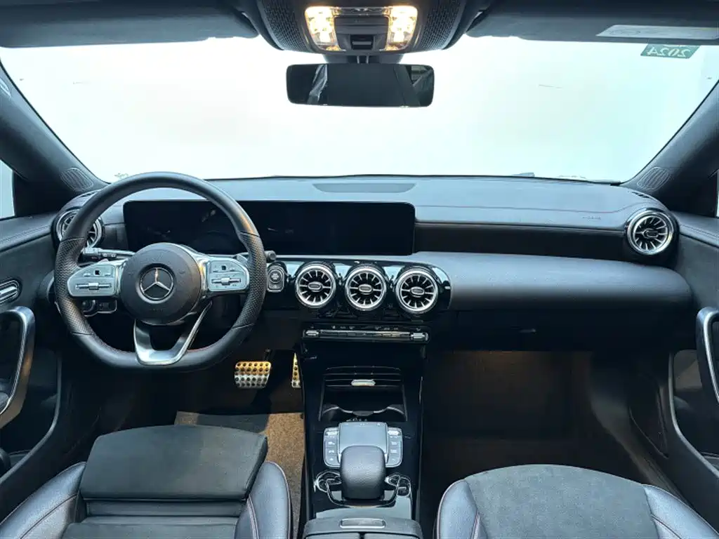 Mercedes-Benz CLA (Import) 2022 CLA 200 фото 8
