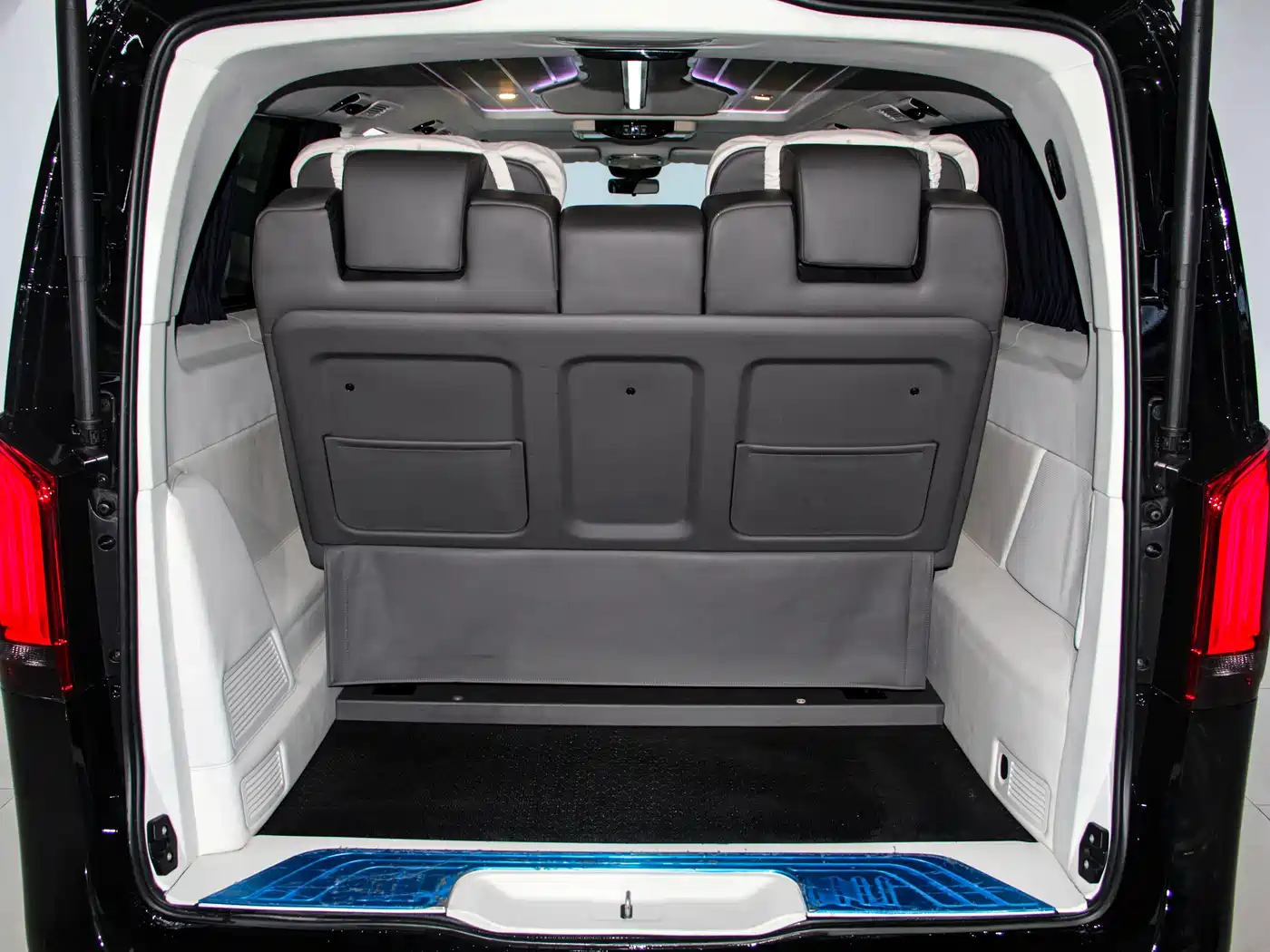 Mercedes-Benz Vito 2023 2.0T Business 7-Seater фото 16