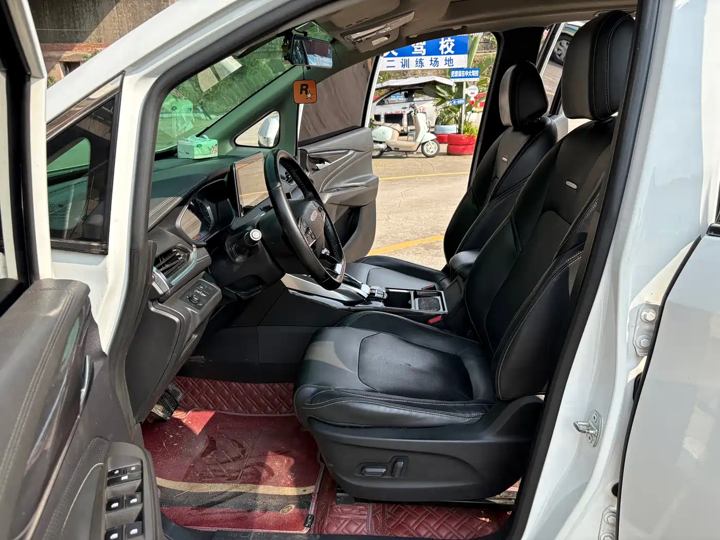 SAIC Maxus Maxus G50 2021 PLUS 1.5T Auto Voyager Edition фото 7