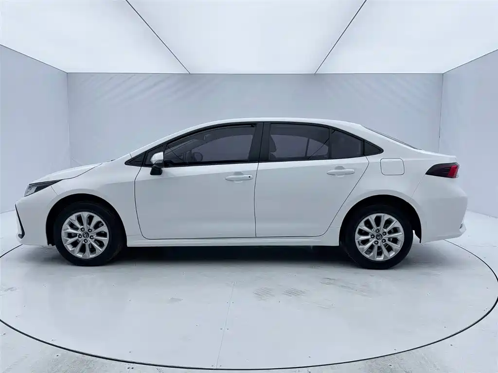 Toyota Corolla 2021 1.2T S-CVT Elite PLUS Edition фото 7