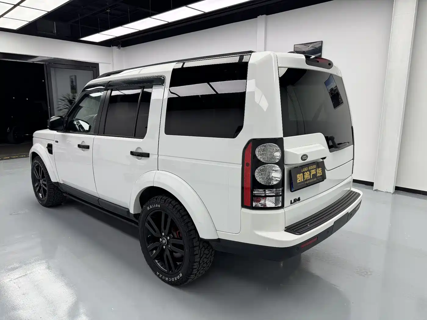 Land Rover Discovery 2014 3.0 SC V6 HSE Luxury фото 6