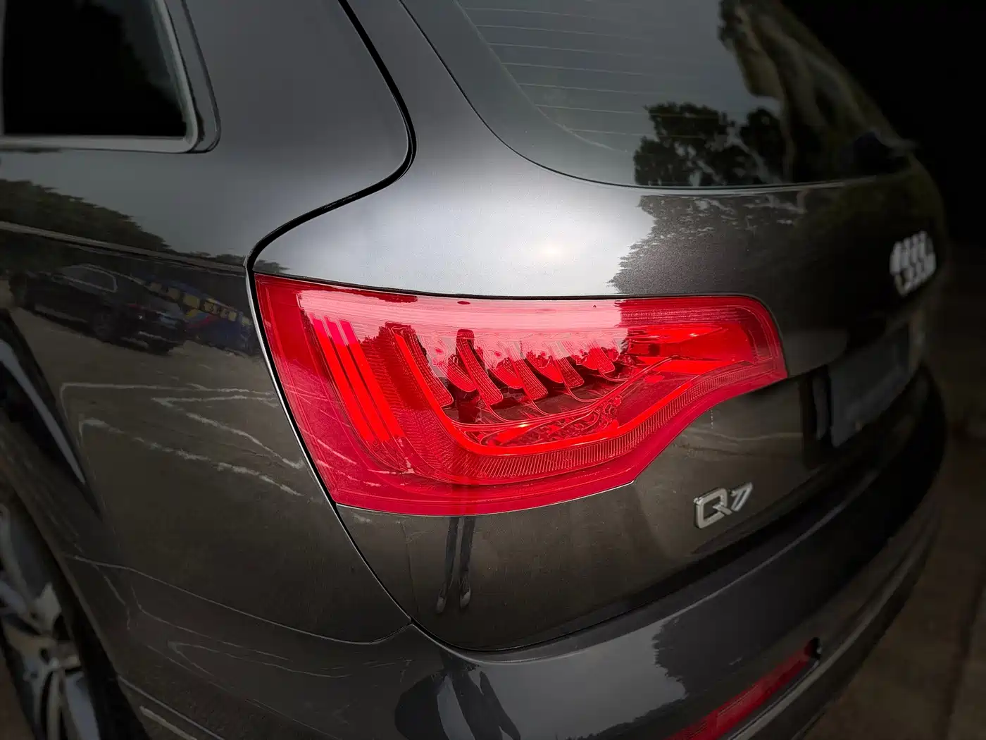 Фото 13 - Audi Q7