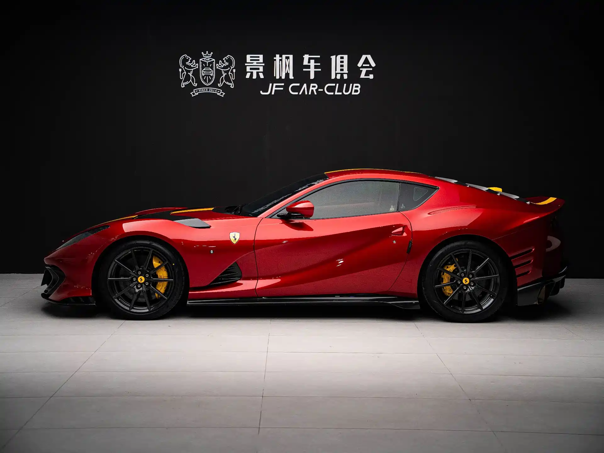 Фото 40 - Ferrari 812