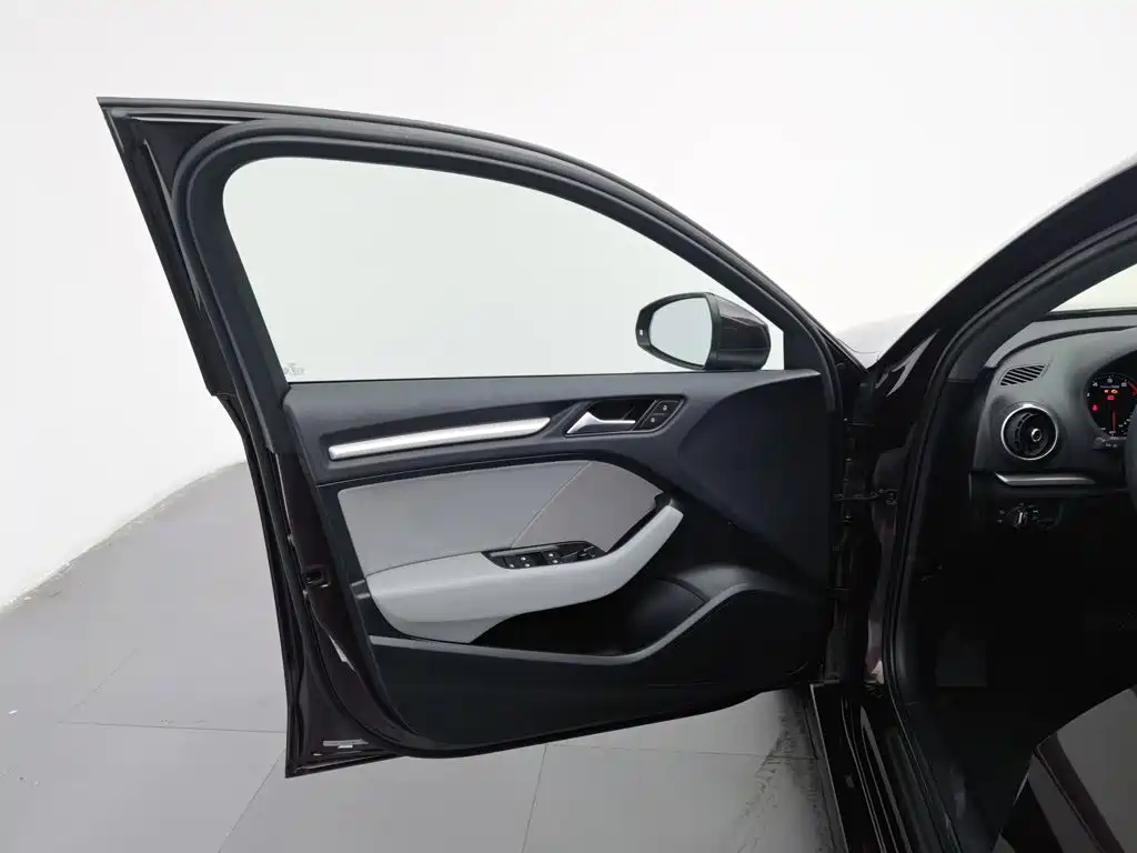 Photo 8 - Audi A3