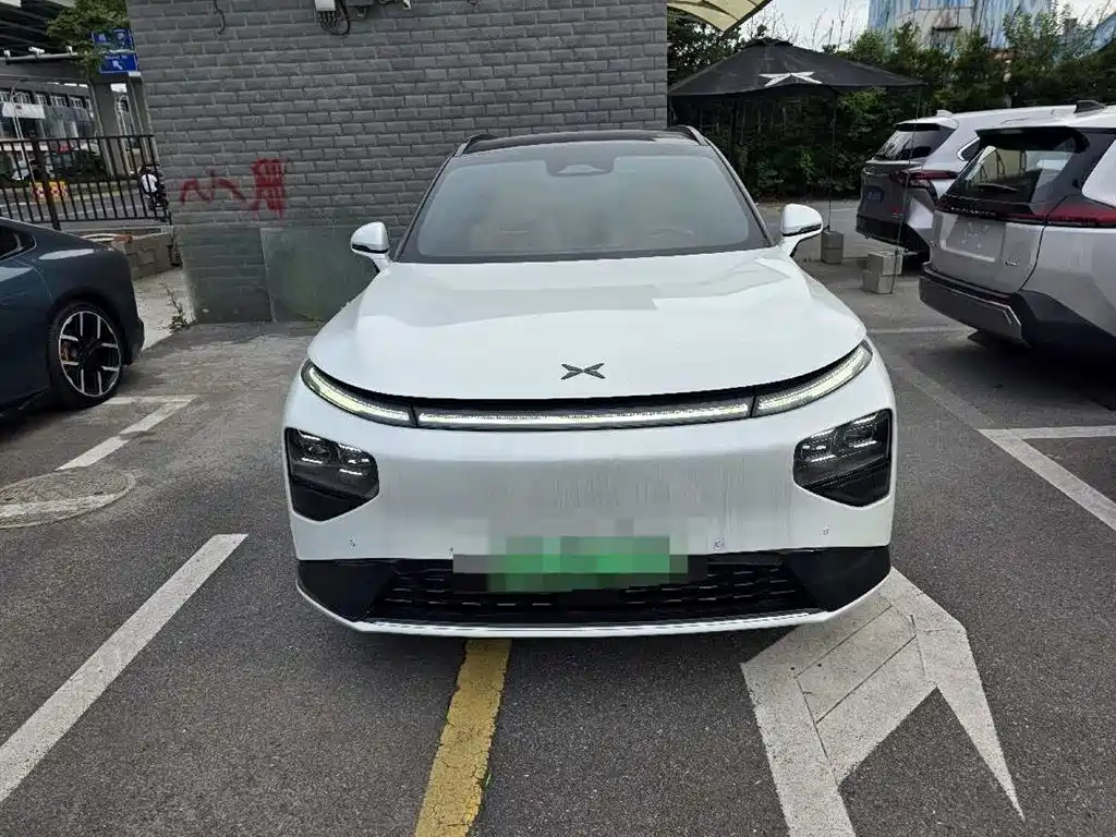 Фото 2 - XPeng G9