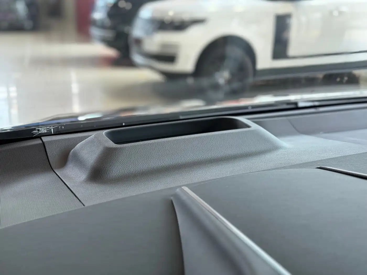 Lexus LM 2023 500h 6-Seater Prestige Edition фото 12