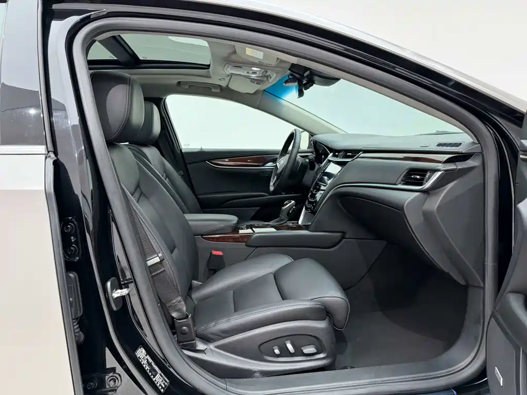 Photo 18 - Cadillac XTS