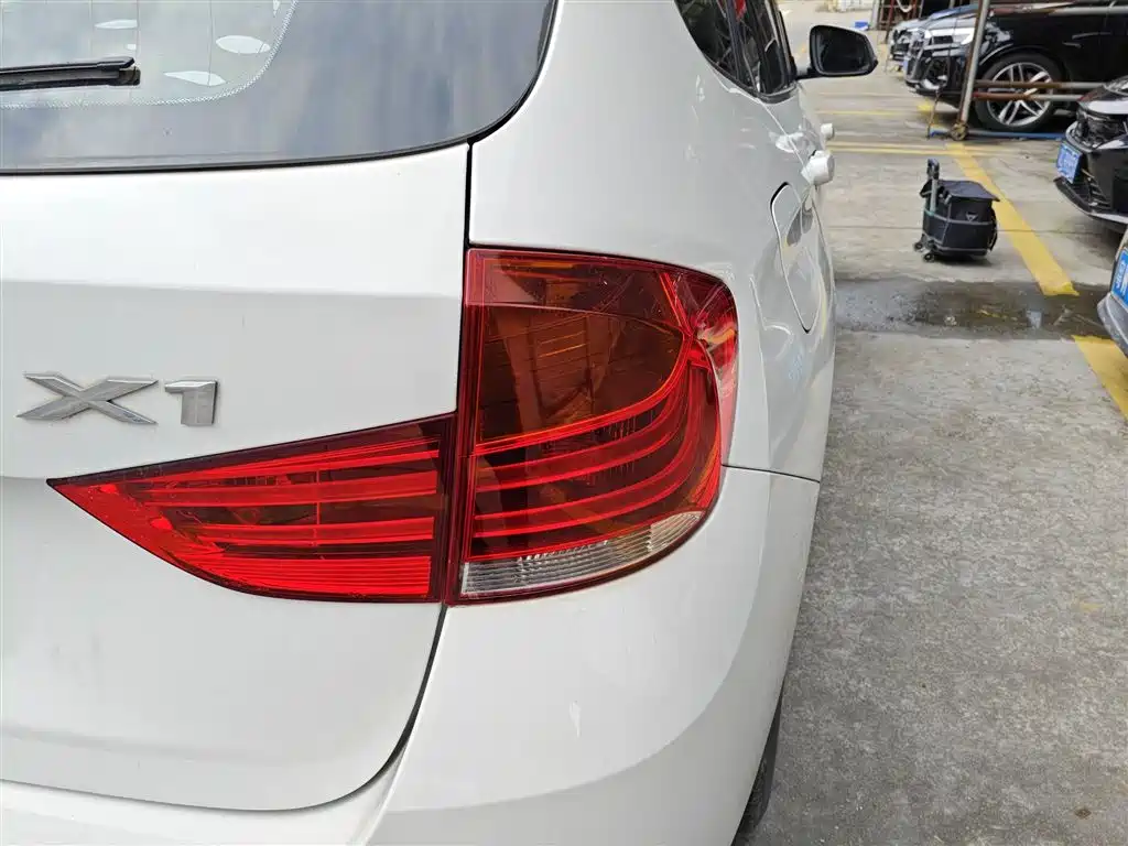 BMW X1 2013 sDrive18i Leading фото 8