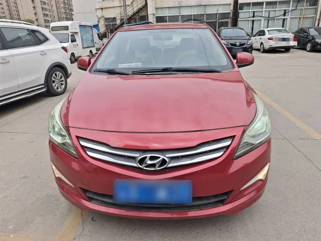 Hyundai Verna 2014 1.4L Manual Smart GLS фото 3