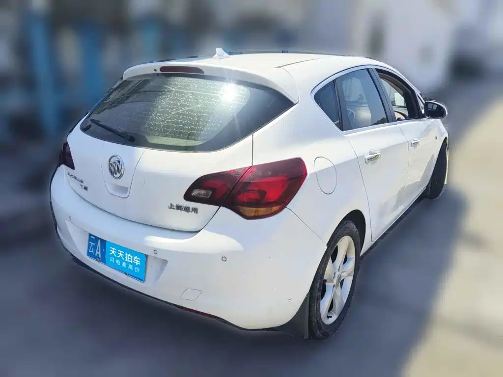 Фото 2 - Buick Excelle