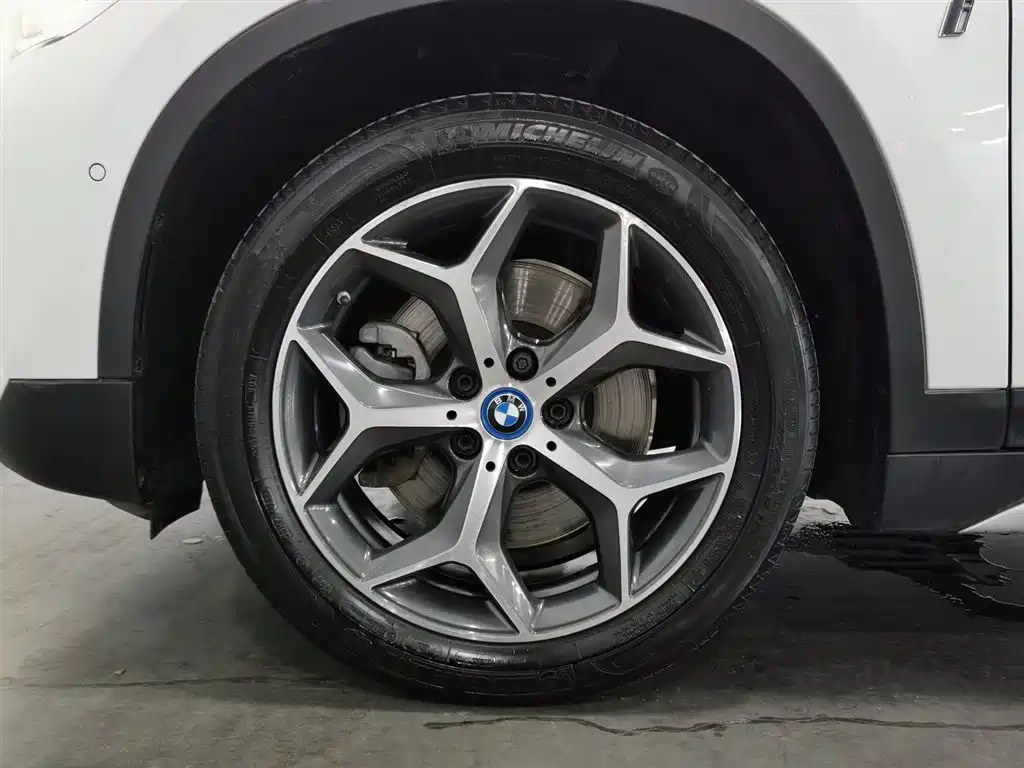 BMW X1 New Energy 2017 xDrive25Le фото 17