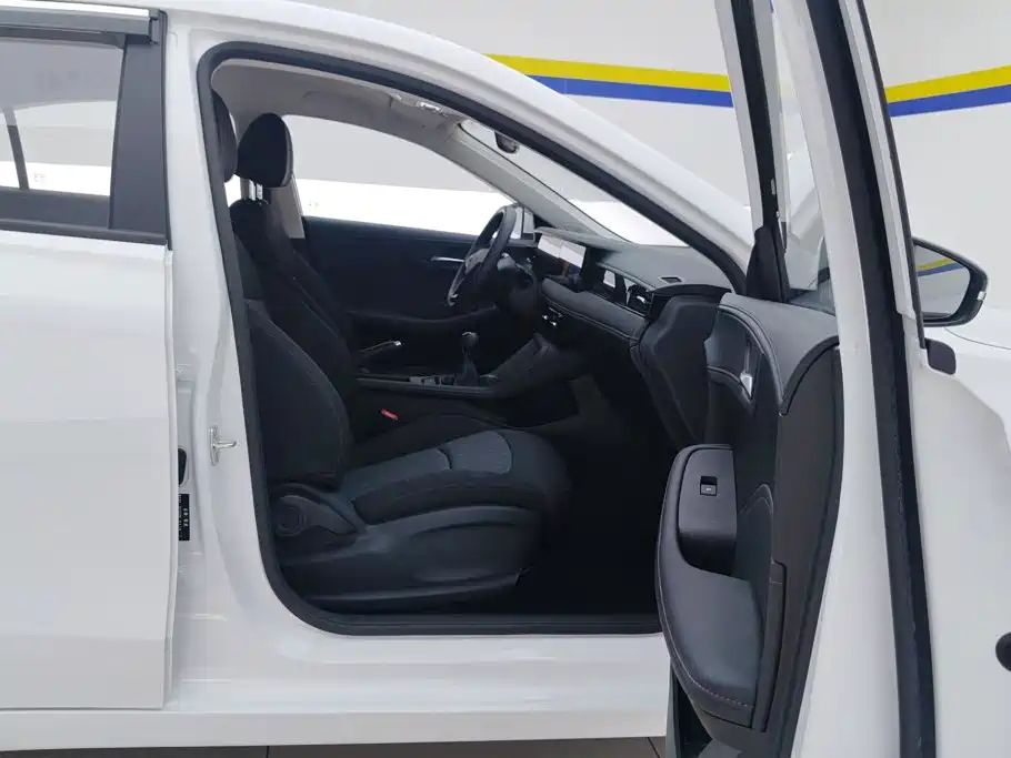 Roewe i5 2025 2026 1.5L Manual Comfort