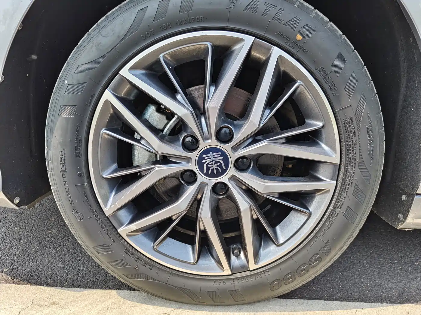 BYD Qin PLUS 2023 Champion Edition DM-i 120KM Excellence фото 19