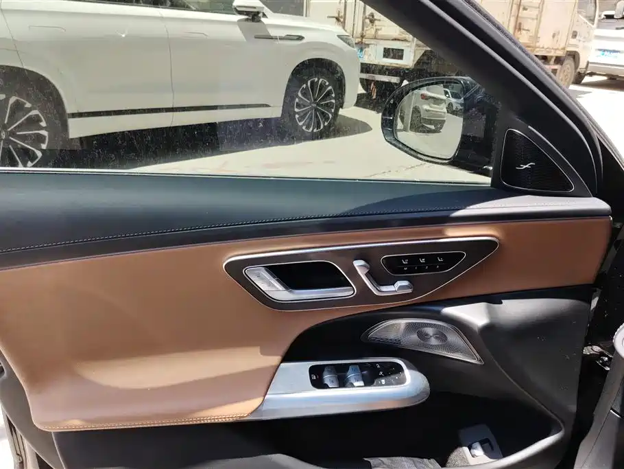 Mercedes-Benz E-Class 2024 Model E 300 L Luxury фото 7