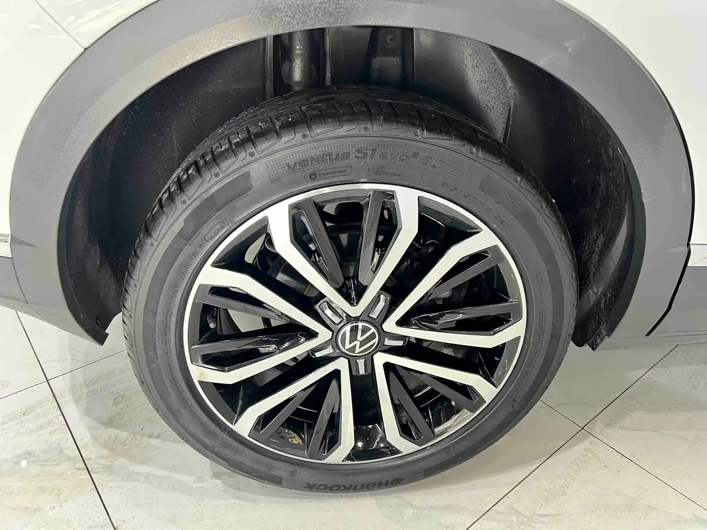 VOLKSWAGEN T ROC EXPLORING SONGS