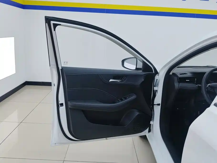 Roewe i5 2025 2026 1.5L Manual Comfort