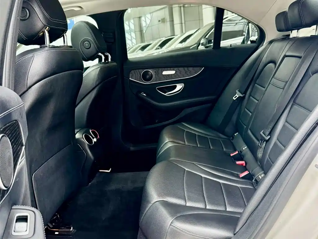 Mercedes-Benz C-Class 2015 Facelift C 180 L Sport фото 18