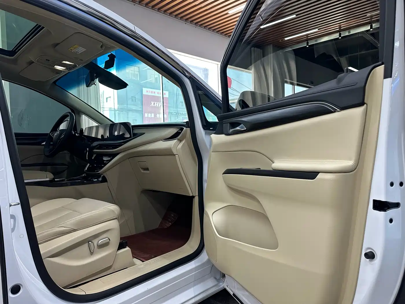 Buick GL8 2023 ES Landmaster Exclusive фото 7