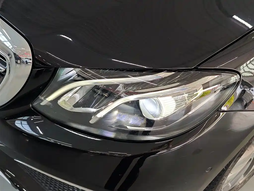 Mercedes-Benz E-Class 2020 E 260 L фото 11