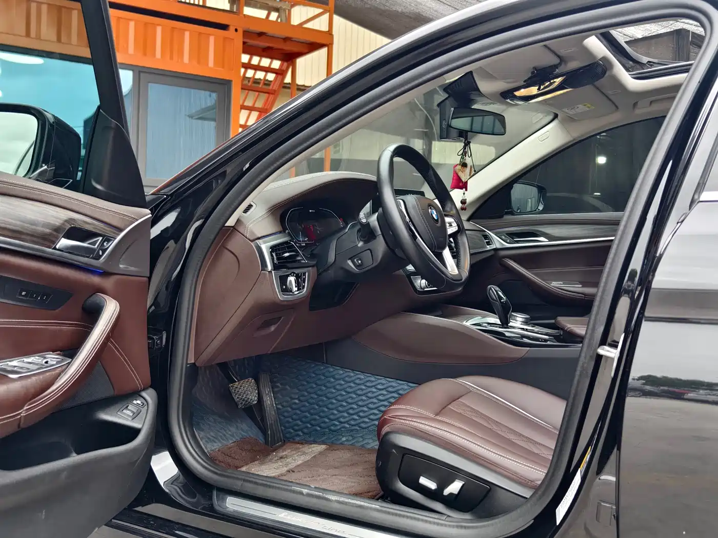 BMW 5 Series New Energy 2020 530Le Range Upgrade Luxury Package фото 4