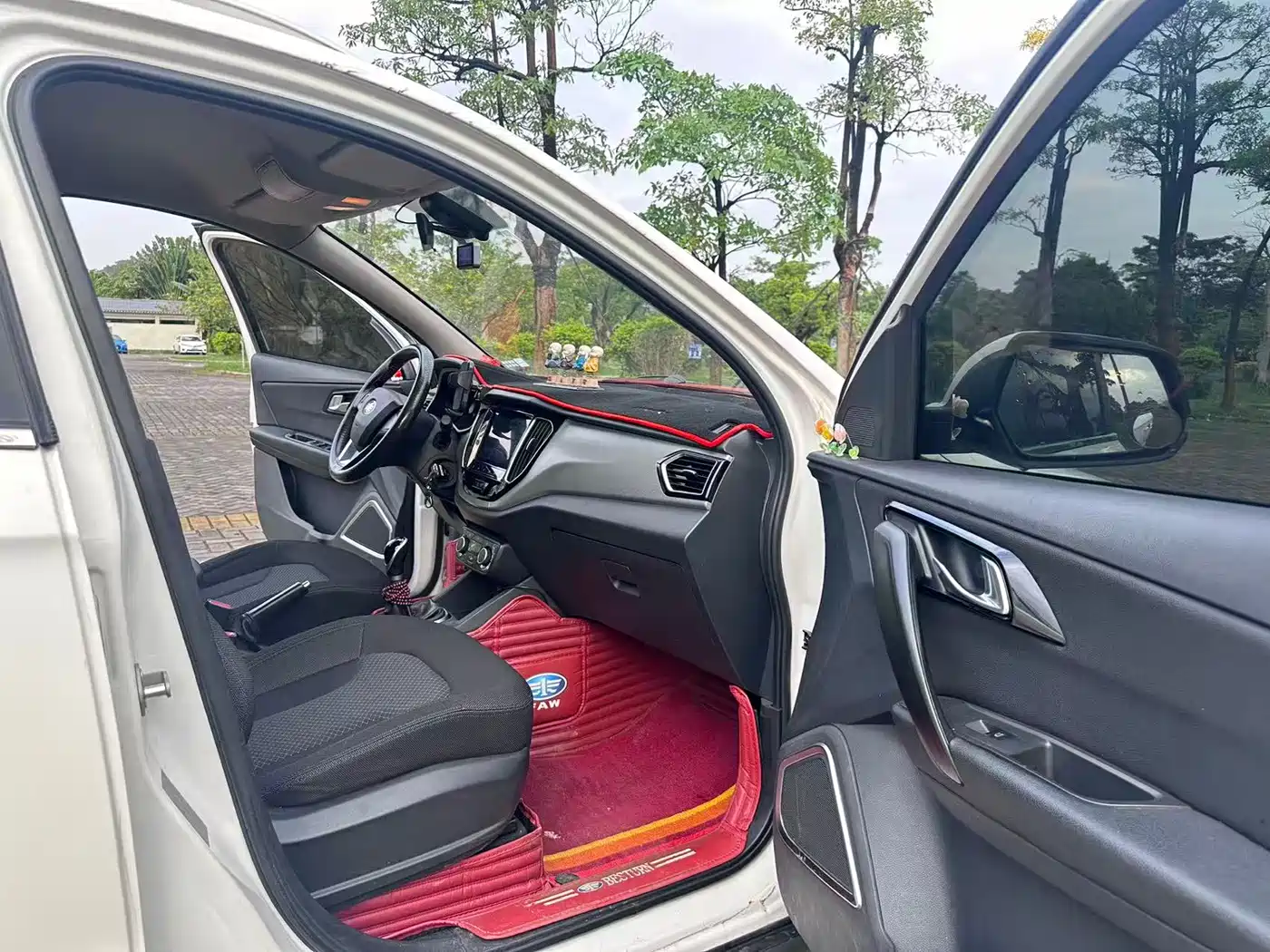 FAW Senya R7 2017 2016 1.6L Manual Comfort