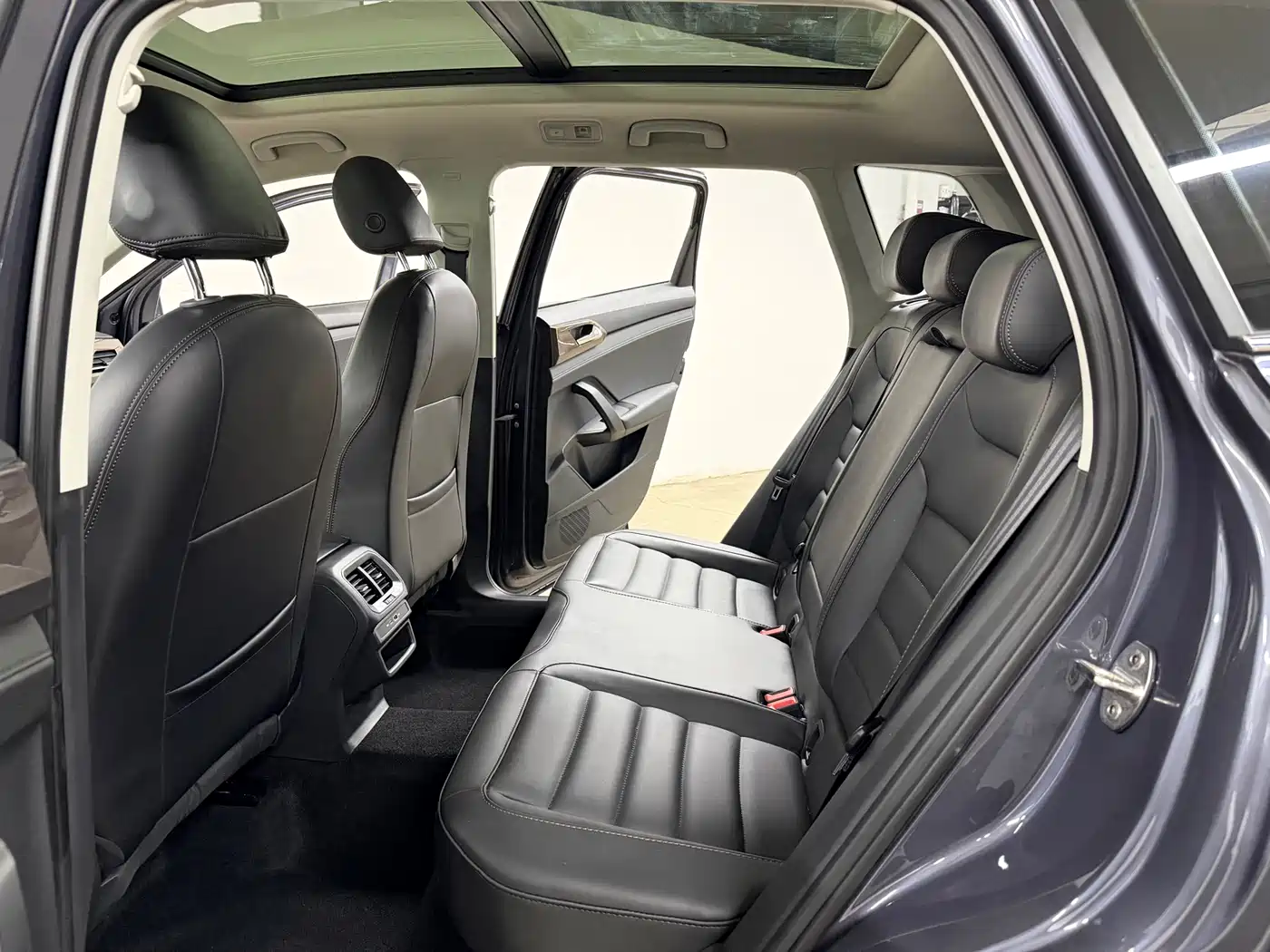 Volkswagen Tharu 2022 280TSI FWD Luxury Edition фото 10