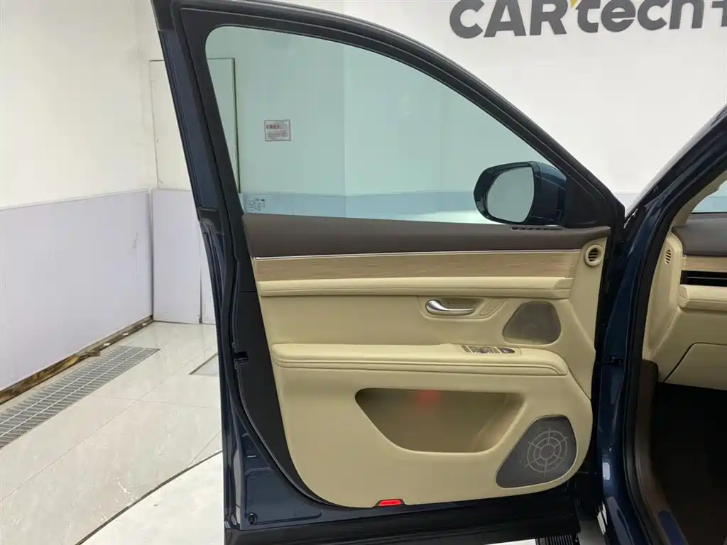 AITO Wenjie AITO M7 2024 1.5T Smart Drive 4WD Ultra 5-seater фото 16
