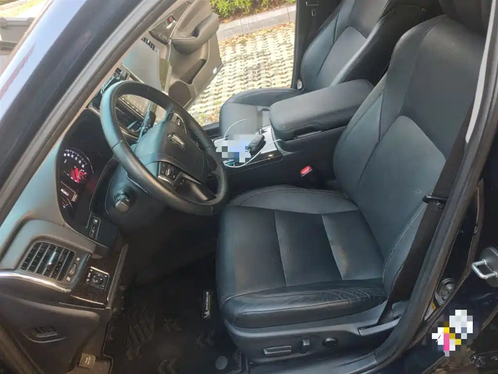 Toyota Crown 2018 2.0T Fashion Edition фото 8