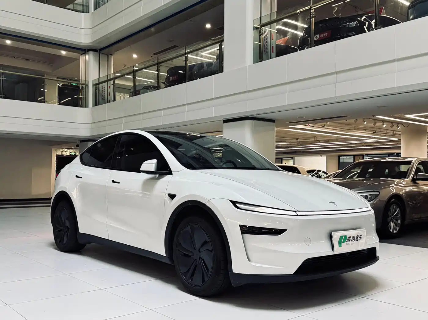 TESLA MODEL Y