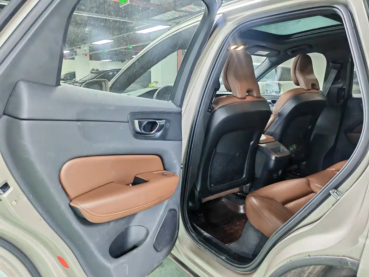 Photo 11 - Volvo XC60