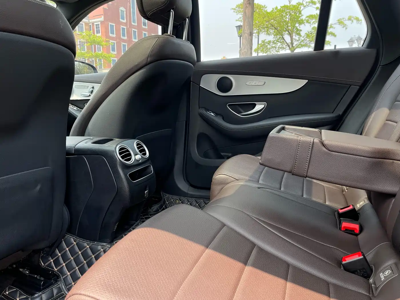 Mercedes-Benz GLC 2021 GLC 260 L 4MATIC Sporty фото 21
